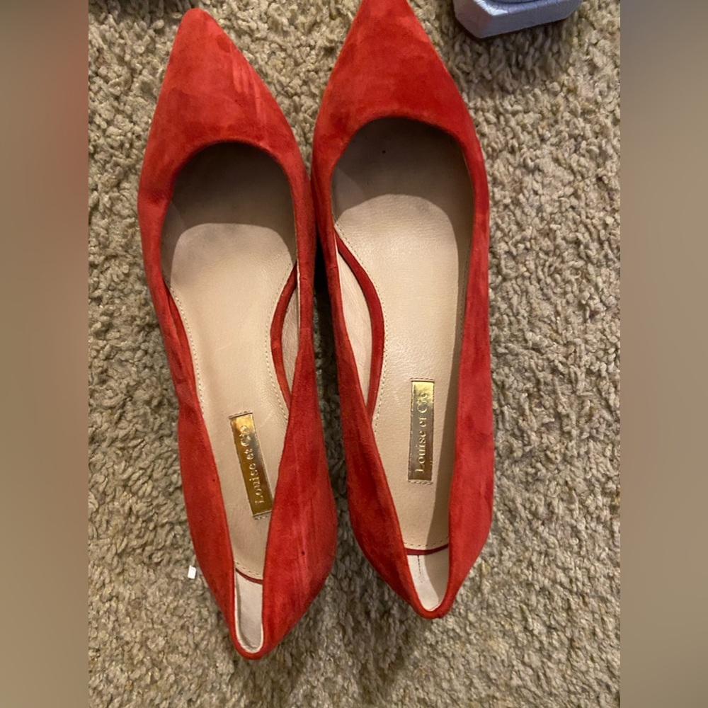 Red pumps